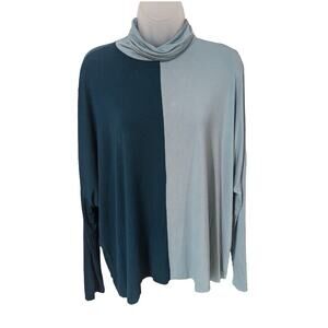 Wynne Layers Color block Turtleneck Size M Unstructured Oversized Teal & Celadon